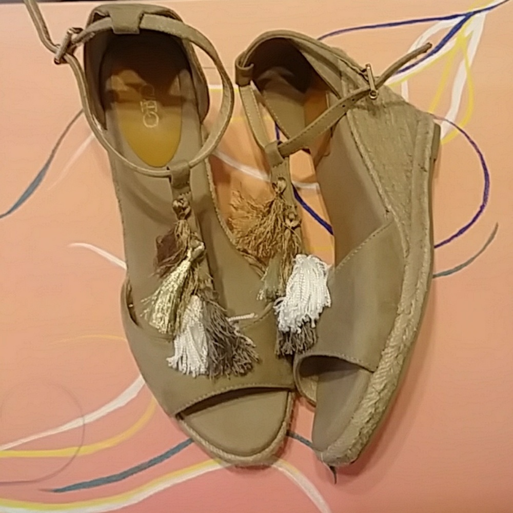 Cato size 11 tan wedges